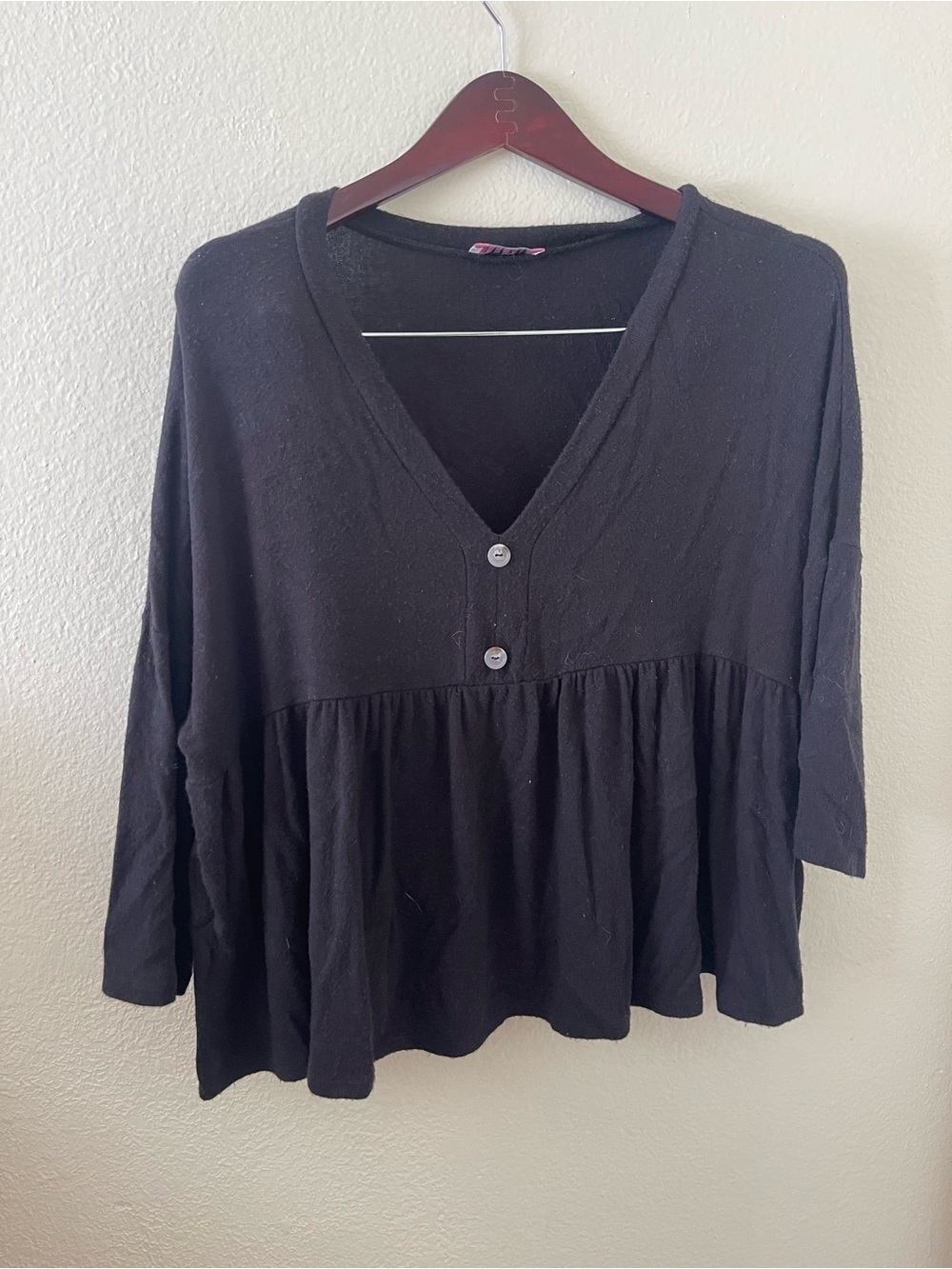 ANDREE BY UNIT Black V-Neck Peplum Button Tunic